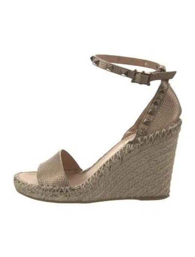 Pre-owned Valentino Garavani Rockstud Accents Leather Espadrilles