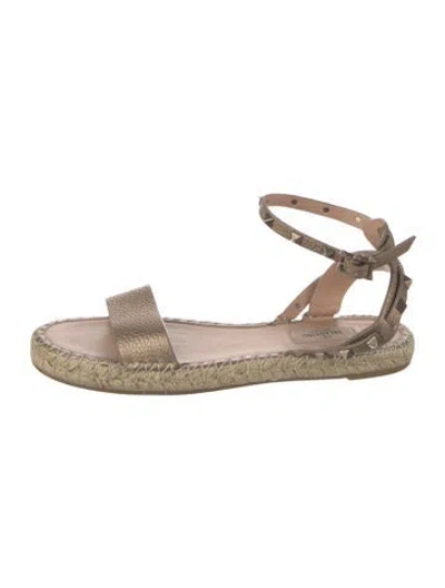 Pre-owned Valentino Garavani Rockstud Accents Leather Espadrilles In Gold
