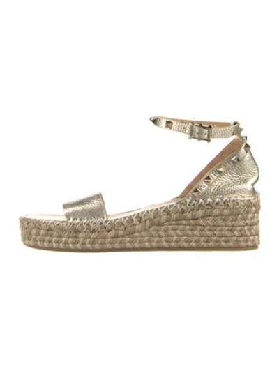 Pre-owned Valentino Garavani Rockstud Accents Leather Espadrilles In Gold