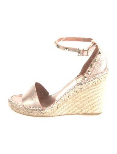 Pre-owned Valentino Garavani Rockstud Accents Leather Espadrilles In Gold/metallic