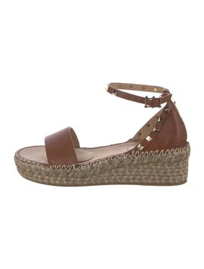 Pre-owned Valentino Garavani Rockstud Accents Leather Espadrilles In Gold/metallic