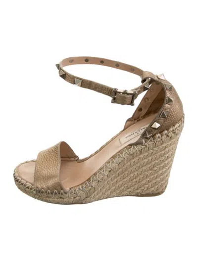 Pre-owned Valentino Garavani Rockstud Accents Leather Espadrilles In Metallic/neutrals