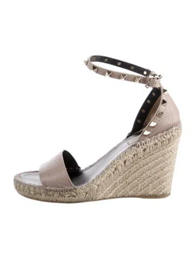 Pre-owned Valentino Garavani Rockstud Accents Leather Espadrilles In Neutral
