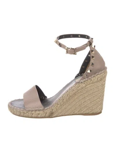 Pre-owned Valentino Garavani Rockstud Accents Leather Espadrilles In Neutral