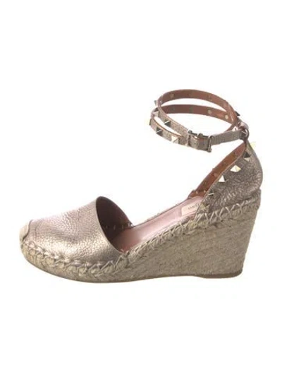 Pre-owned Valentino Garavani Rockstud Accents Leather Espadrilles In Neutral