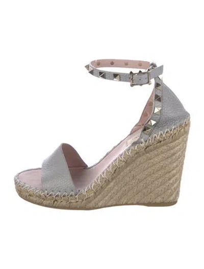 Pre-owned Valentino Garavani Rockstud Accents Leather Espadrilles In Neutral