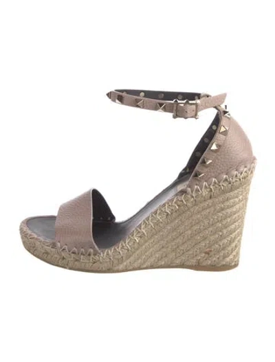 Pre-owned Valentino Garavani Rockstud Accents Leather Espadrilles In Neutral