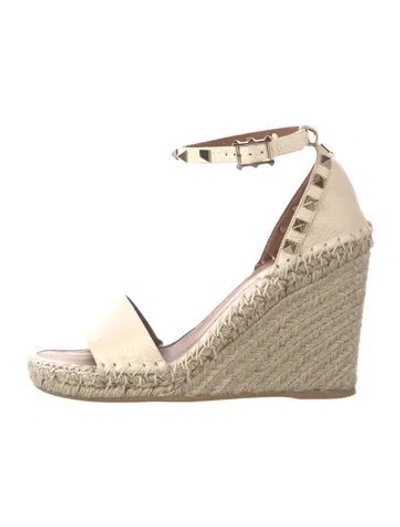 Pre-owned Valentino Garavani Rockstud Accents Leather Espadrilles In Neutrals/white