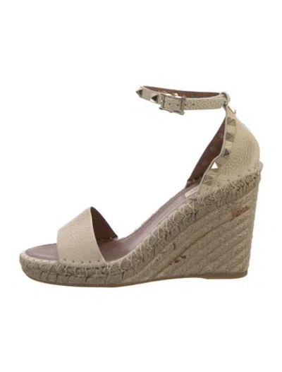 Pre-owned Valentino Garavani Rockstud Accents Leather Espadrilles In Neutrals/white