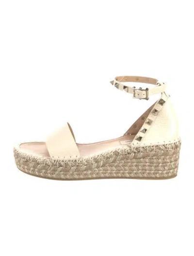 Pre-owned Valentino Garavani Rockstud Accents Leather Espadrilles In Neutrals/white