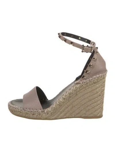 Pre-owned Valentino Garavani Rockstud Accents Leather Espadrilles W/ Tags In Neutral