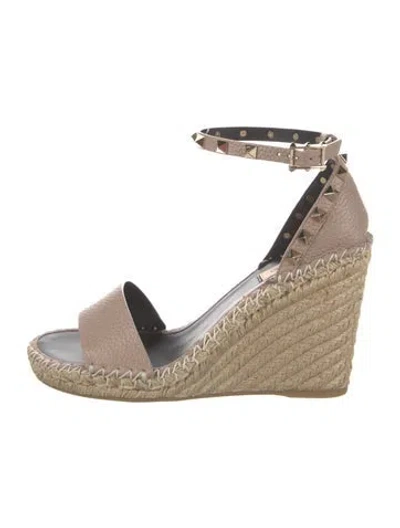 Pre-owned Valentino Garavani Rockstud Accents Leather Espadrilles W/ Tags In Neutral
