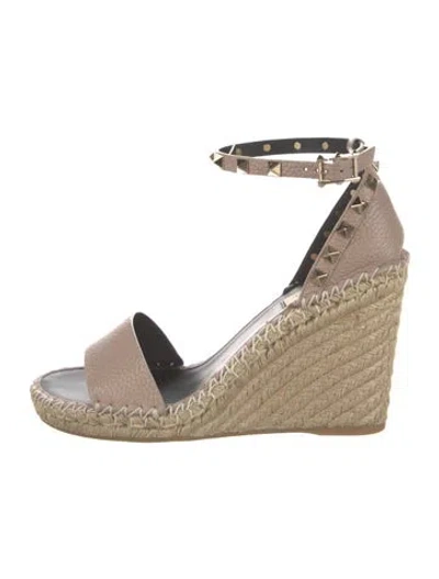 Pre-owned Valentino Garavani Rockstud Accents Leather Espadrilles W/ Tags In Neutral
