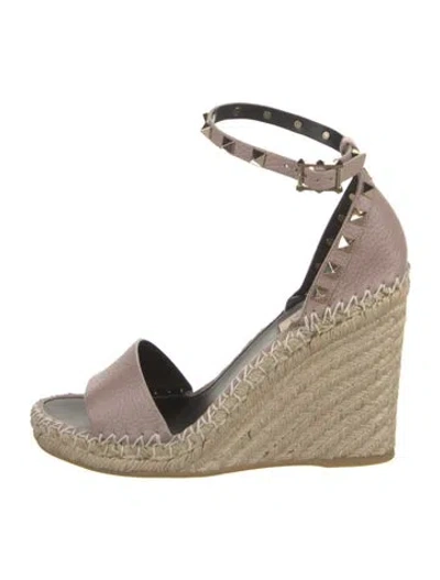 Pre-owned Valentino Garavani Rockstud Accents Leather Espadrilles W/ Tags In Neutral