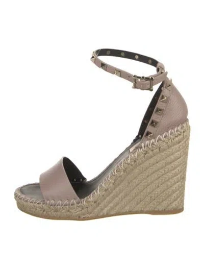 Pre-owned Valentino Garavani Rockstud Accents Leather Espadrilles W/ Tags In Neutral