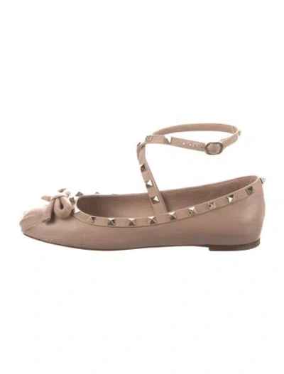 Pre-owned Valentino Garavani Rockstud Accents Leather Flats In Neutral