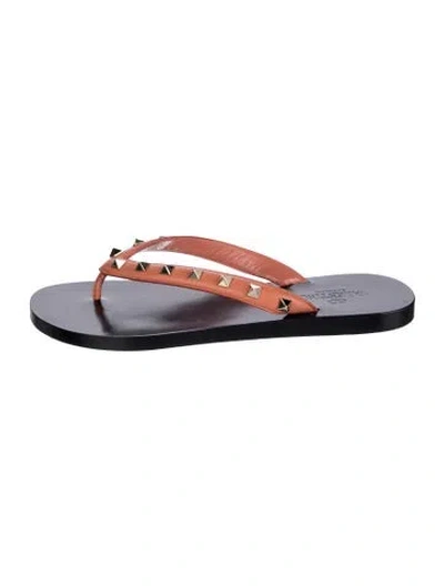 Pre-owned Valentino Garavani Rockstud Accents Leather Flip Flops In Black
