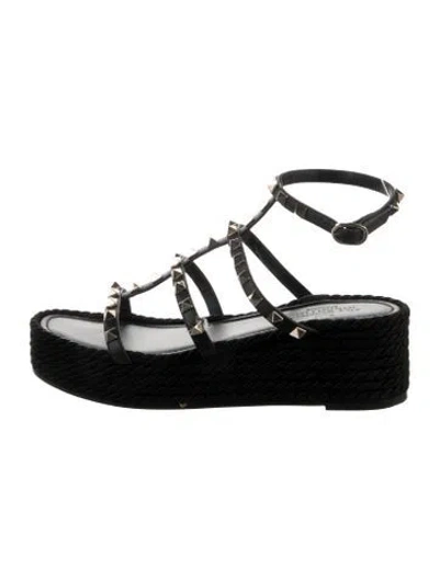 Pre-owned Valentino Garavani Rockstud Accents Leather Gladiator Sandals In Black