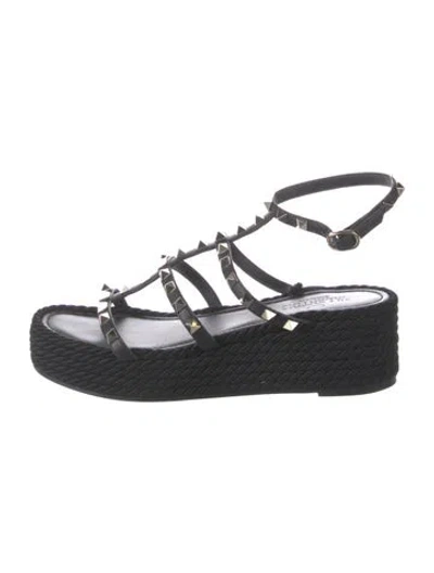 Pre-owned Valentino Garavani Rockstud Accents Leather Gladiator Sandals In Black