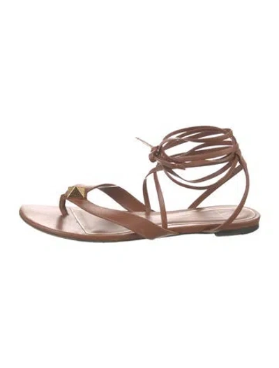 Pre-owned Valentino Garavani Rockstud Accents Leather Gladiator Sandals In Brown