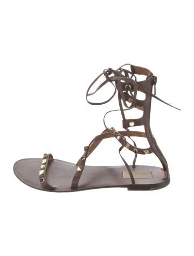Pre-owned Valentino Garavani Rockstud Accents Leather Gladiator Sandals In Brown