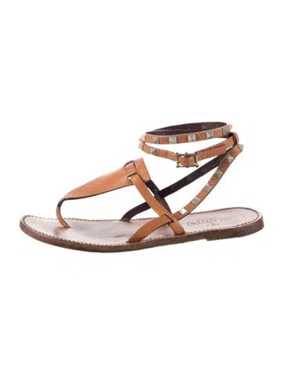 Pre-owned Valentino Garavani Rockstud Accents Leather Gladiator Sandals In Brown