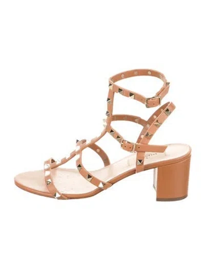 Pre-owned Valentino Garavani Rockstud Accents Leather Gladiator Sandals In Brown