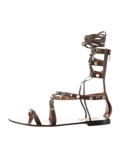 Pre-owned Valentino Garavani Rockstud Accents Leather Gladiator Sandals In Brown