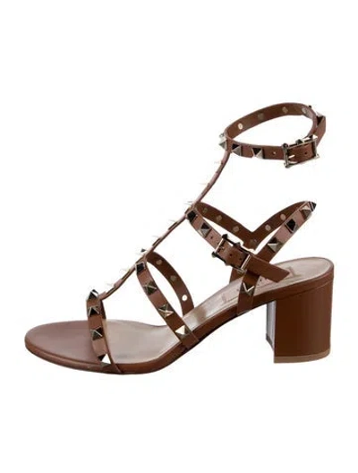 Pre-owned Valentino Garavani Rockstud Accents Leather Gladiator Sandals In Brown