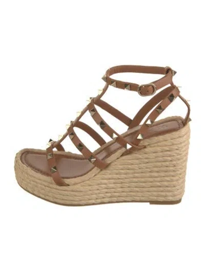 Pre-owned Valentino Garavani Rockstud Accents Leather Gladiator Sandals In Brown