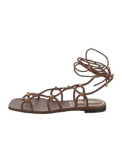 Pre-owned Valentino Garavani Rockstud Accents Leather Gladiator Sandals In Brown
