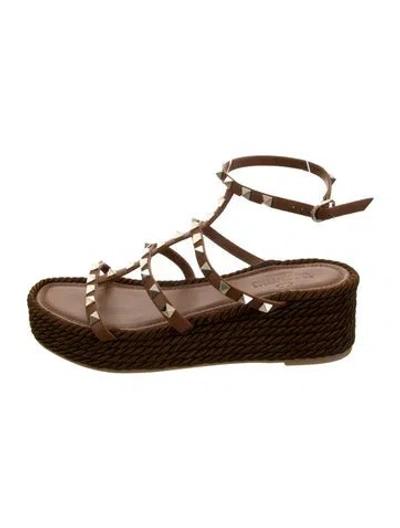 Pre-owned Valentino Garavani Rockstud Accents Leather Gladiator Sandals In Brown