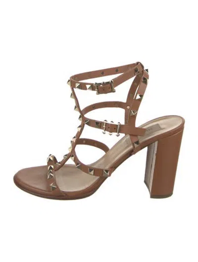 Pre-owned Valentino Garavani Rockstud Accents Leather Gladiator Sandals In Brown