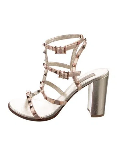 Pre-owned Valentino Garavani Rockstud Accents Leather Gladiator Sandals In Brown/metallic