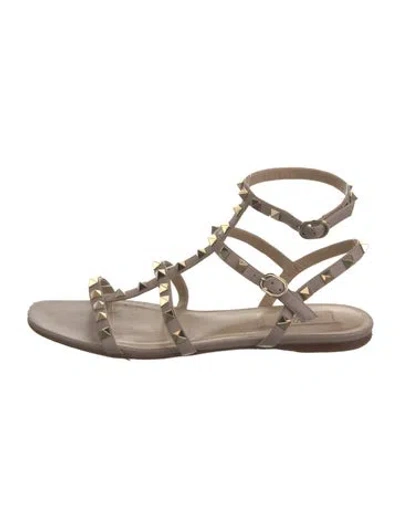 Pre-owned Valentino Garavani Rockstud Accents Leather Gladiator Sandals In Gold