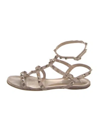 Pre-owned Valentino Garavani Rockstud Accents Leather Gladiator Sandals In Gold