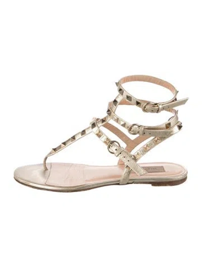 Pre-owned Valentino Garavani Rockstud Accents Leather Gladiator Sandals In Gold/metallic