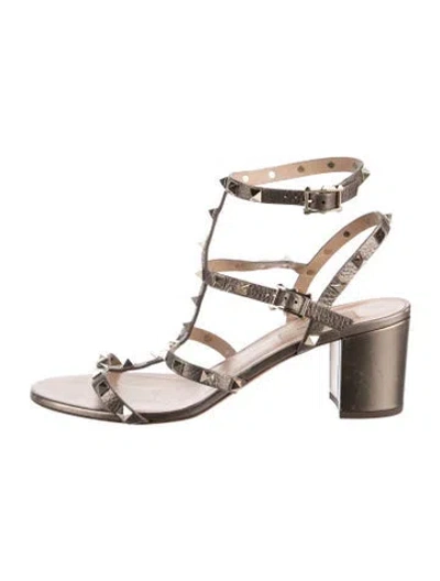 Pre-owned Valentino Garavani Rockstud Accents Leather Gladiator Sandals In Gray