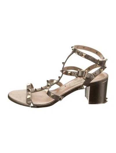 Pre-owned Valentino Garavani Rockstud Accents Leather Gladiator Sandals In Gray