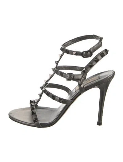 Pre-owned Valentino Garavani Rockstud Accents Leather Gladiator Sandals In Gray
