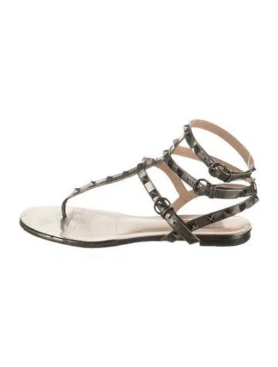 Pre-owned Valentino Garavani Rockstud Accents Leather Gladiator Sandals In Metallic
