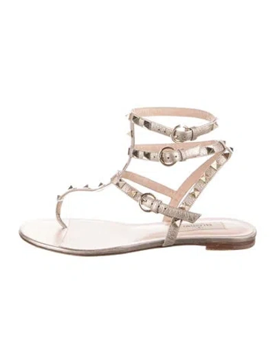 Pre-owned Valentino Garavani Rockstud Accents Leather Gladiator Sandals In Metallic