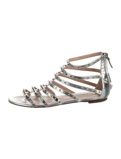 Pre-owned Valentino Garavani Rockstud Accents Leather Gladiator Sandals In Metallic/silver