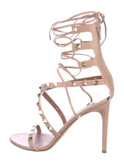 Pre-owned Valentino Garavani Rockstud Accents Leather Gladiator Sandals In Neutral