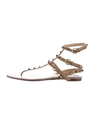 Pre-owned Valentino Garavani Rockstud Accents Leather Gladiator Sandals In Neutral