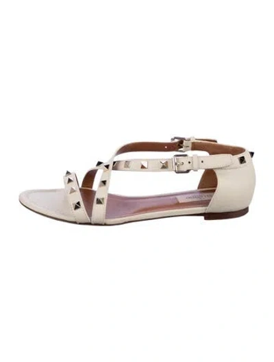Pre-owned Valentino Garavani Rockstud Accents Leather Gladiator Sandals In Neutral