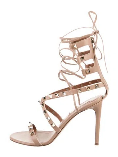 Pre-owned Valentino Garavani Rockstud Accents Leather Gladiator Sandals In Neutral