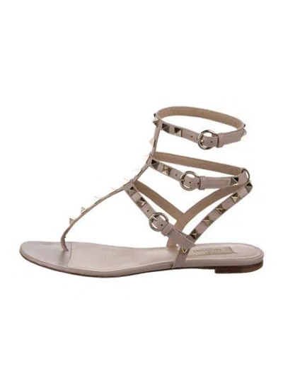 Pre-owned Valentino Garavani Rockstud Accents Leather Gladiator Sandals In Neutral