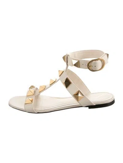 Pre-owned Valentino Garavani Rockstud Accents Leather Gladiator Sandals In Neutral
