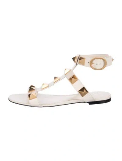 Pre-owned Valentino Garavani Rockstud Accents Leather Gladiator Sandals In Neutral